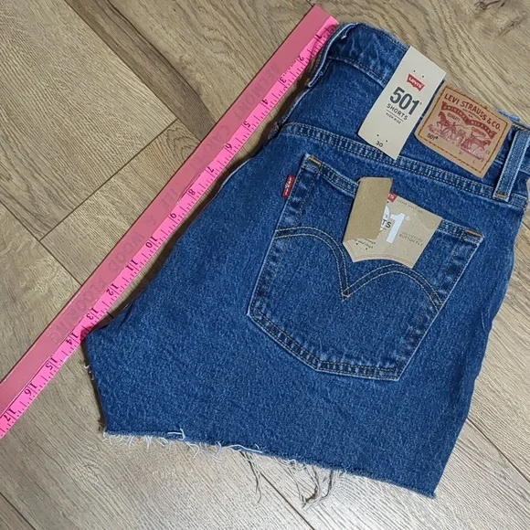 New Levi’s 501 Hand Distressed High Rise Cutoff Denim Shorts Men's size 30 - Picture 7 of 8